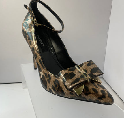 White House Black Market Leopard Print Pointed Toe Pumps - Size 6.5