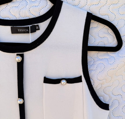 Zesica White Sleeveless Knit Dress with Black Trim & Pearl Buttons - Size M