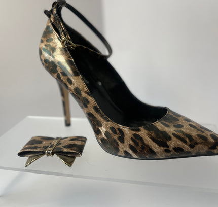 White House Black Market Leopard Print Pointed Toe Pumps - Size 6.5