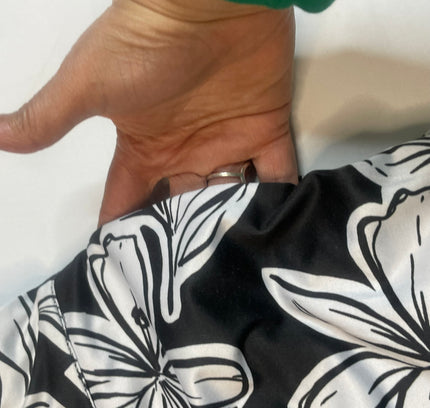 Emerald 18 Black & White Floral Golf Skirt - Size Large